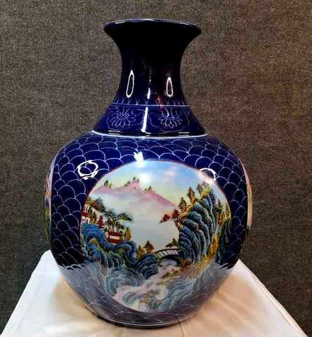 Chinese Porcelain Famille rose vase with oriental motifs