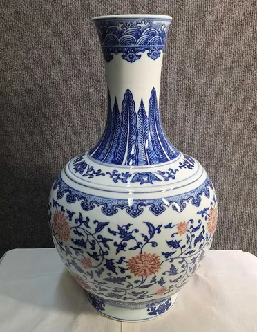 Chinese Ceramic Vase – Blue & White with Iron‑Red
