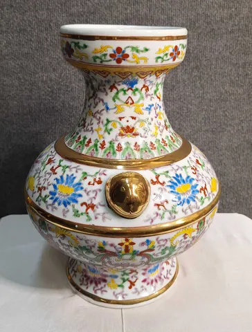Chinese Ceramic Vase – Famille Rose Style, Gold Trim
