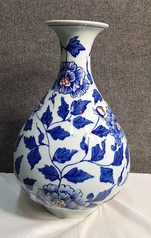 Chinese ceramic Yuhuchunping Vase – Blue Floral