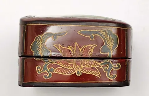 Chinese Ceramic Lacquer Box with two birds perched on a branch