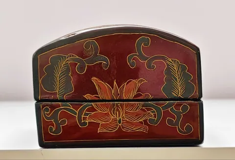 Chinese Ceramic Lacquer Box with Floral Design