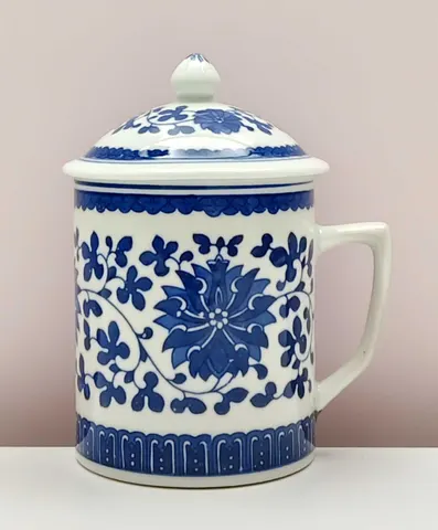 Chinese Vintage 1900s Blue and White Lidded Mug from Jingdezhen