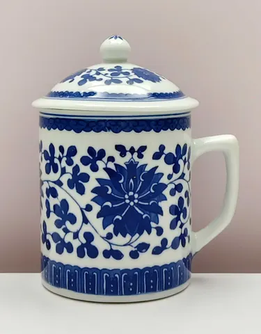 Chinese Vintage 1900s Blue and White Lidded Mug from Jingdezhen