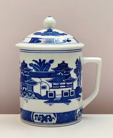 Chinese Vintage 1900s Blue and White Lidded Mug from Jingdezhen