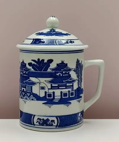 Chinese Vintage 1900s Blue and White Lidded Mug from Jingdezhen