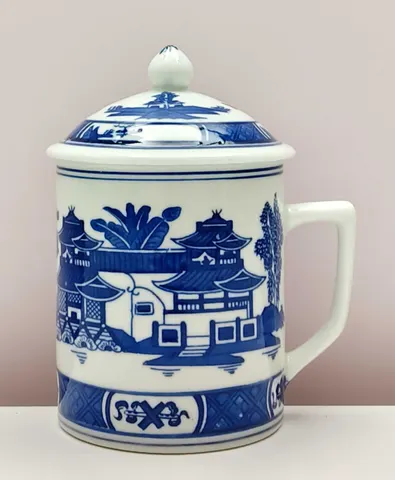 Chinese Vintage 1900s Blue and White Lidded Mug from Jingdezhen
