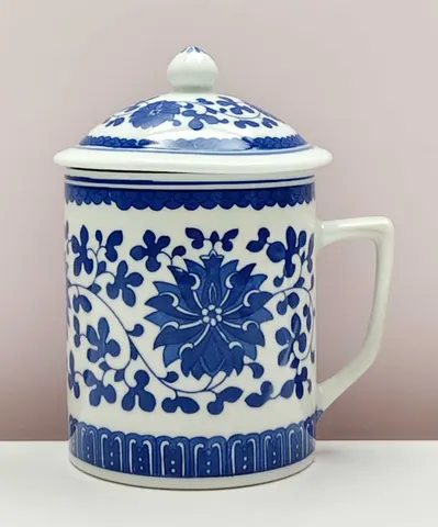 Chinese Vintage 1900s Blue and White Lidded Mug from Jingdezhen
