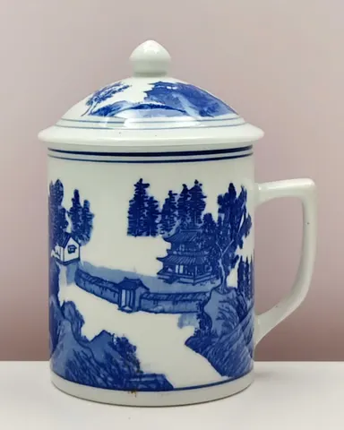 Chinese Vintage 1900s Blue and White Lidded Mug from Jingdezhen