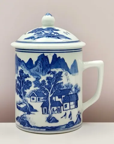 Chinese Vintage 1900s Blue and White Lidded Mug from Jingdezhen