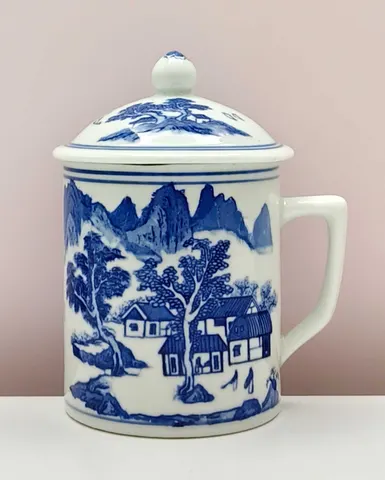 Chinese Vintage 1900s Blue and White Lidded Mug from Jingdezhen