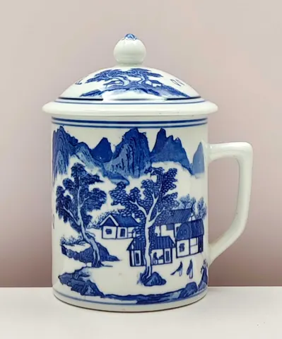 Chinese Vintage 1900s Blue and White Lidded Mug from Jingdezhen
