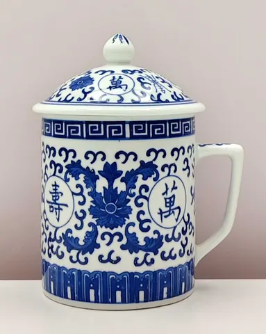 Chinese Vintage 1900s Blue and White Lidded Mug from Jingdezhen
