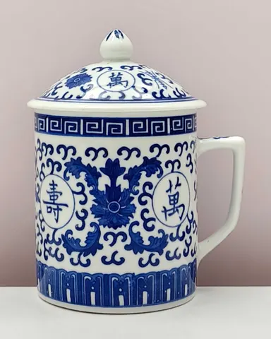 Chinese Vintage 1900s Blue and White Lidded Mug from Jingdezhen