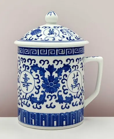 Chinese Vintage 1900s Blue and White Lidded Mug from Jingdezhen