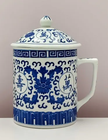 Chinese Vintage 1900s Blue and White Lidded Mug from Jingdezhen