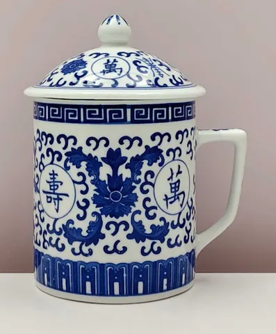 Chinese Vintage 1900s Blue and White Lidded Mug from Jingdezhen