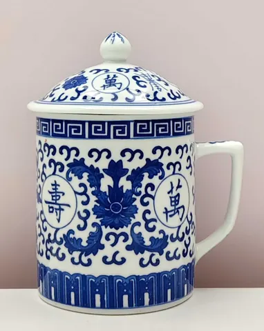 Chinese Vintage 1900s Blue and White Lidded Mug from Jingdezhen