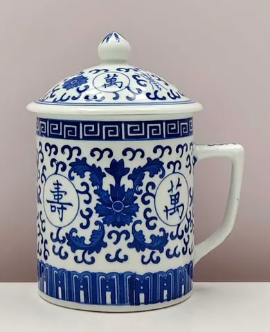 Chinese Vintage 1900s Blue and White Lidded Mug from Jingdezhen