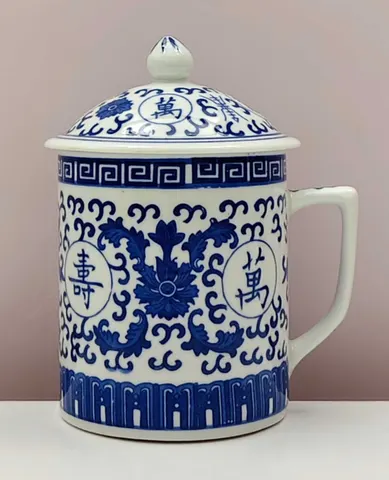 Chinese Vintage 1900s Blue and White Lidded Mug from Jingdezhen