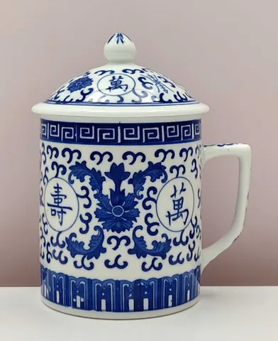 Chinese Vintage 1900s Blue and White Lidded Mug from Jingdezhen