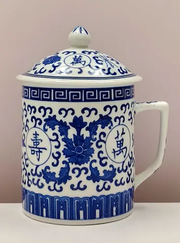 Chinese Vintage 1900s Blue and White Lidded Mug from Jingdezhen