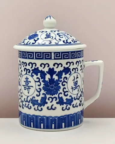 Chinese Vintage 1900s Blue and White Lidded Mug from Jingdezhen