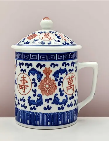 Chinese Vintage 1900s Blue and White Lidded Mug from Jingdezhen