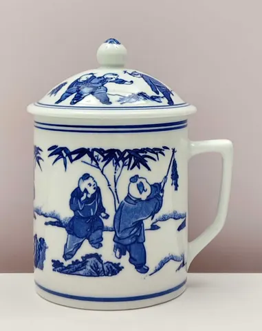 Chinese Vintage 1900s Blue and White Lidded Mug from Jingdezhen