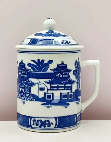 Chinese Vintage 1900s Blue and White Lidded Mug from Jingdezhen