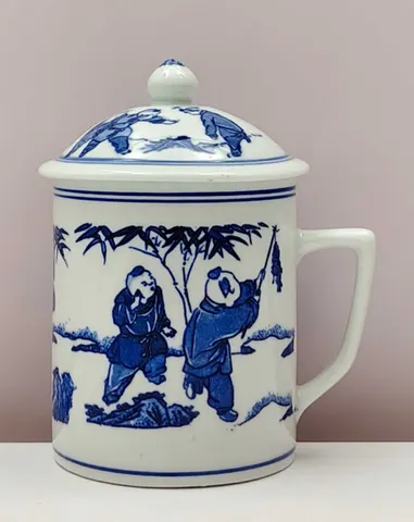Chinese Vintage 1900s Blue and White Lidded Mug from Jingdezhen