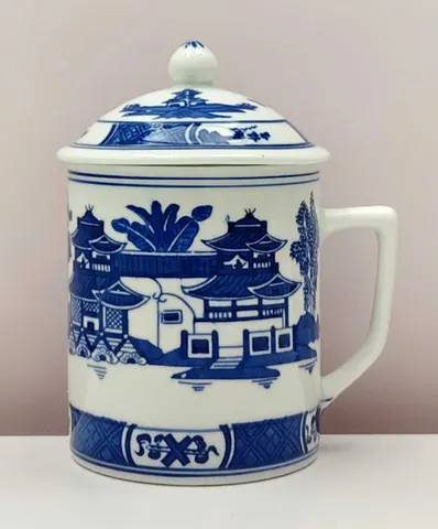 Chinese Vintage 1900s Blue and White Lidded Mug from Jingdezhen