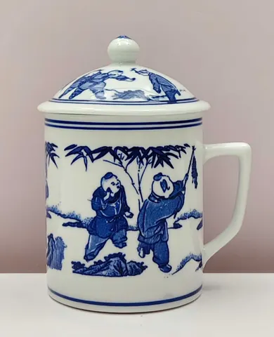 Chinese Vintage 1900s Blue and White Lidded Mug from Jingdezhen