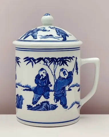 Chinese Vintage 1900s Blue and White Lidded Mug from Jingdezhen