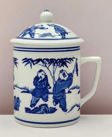 Chinese Vintage 1900s Blue and White Lidded Mug from Jingdezhen