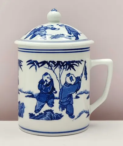 Chinese Vintage 1900s Blue and White Lidded Mug from Jingdezhen
