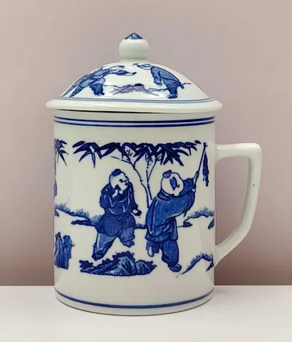 Chinese Vintage 1900s Blue and White Lidded Mug from Jingdezhen