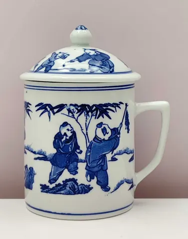 Chinese Vintage 1900s Blue and White Lidded Mug from Jingdezhen