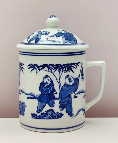 Chinese Vintage 1900s Blue and White Lidded Mug from Jingdezhen