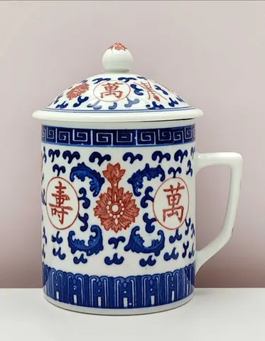 Chinese Vintage 1900s Blue and White Lidded Mug from Jingdezhen