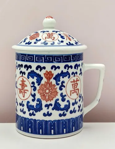 Chinese Vintage 1900s Blue and White Lidded Mug from Jingdezhen