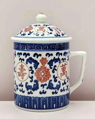 Chinese Vintage 1900s Blue and White Lidded Mug from Jingdezhen