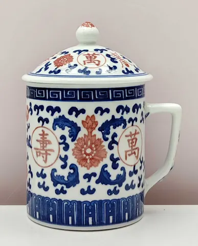 Chinese Vintage 1900s Blue and White Lidded Mug from Jingdezhen
