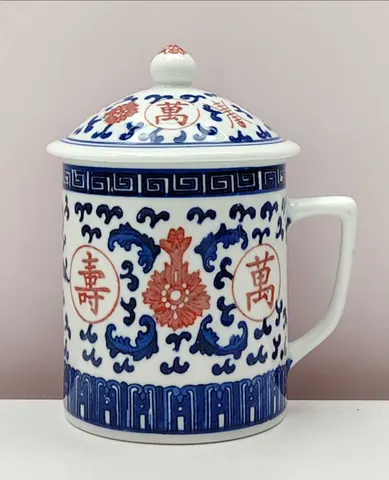 Chinese Vintage 1900s Blue and White Lidded Mug from Jingdezhen