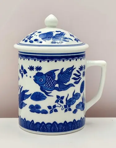 Chinese Vintage 1900s Blue and White Lidded Mug from Jingdezhen