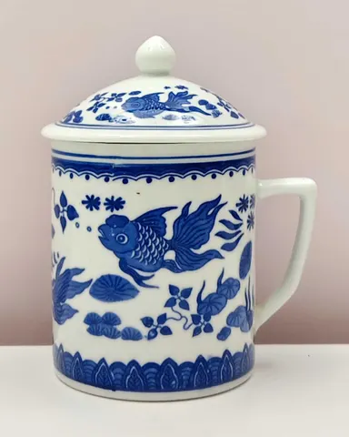 Chinese Vintage 1900s Blue and White Lidded Mug from Jingdezhen