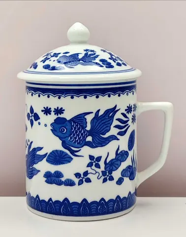 Chinese Vintage 1900s Blue and White Lidded Mug from Jingdezhen