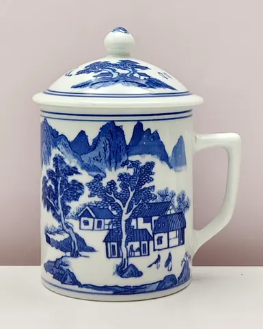 Chinese Vintage 1900s Blue and White Lidded Mug from Jingdezhen