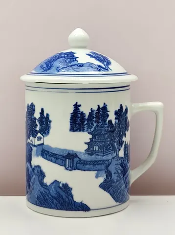 Chinese Vintage 1900s Blue and White Lidded Mug from Jingdezhen