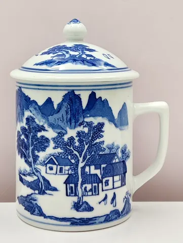 Chinese Vintage 1900s Blue and White Lidded Mug from Jingdezhen